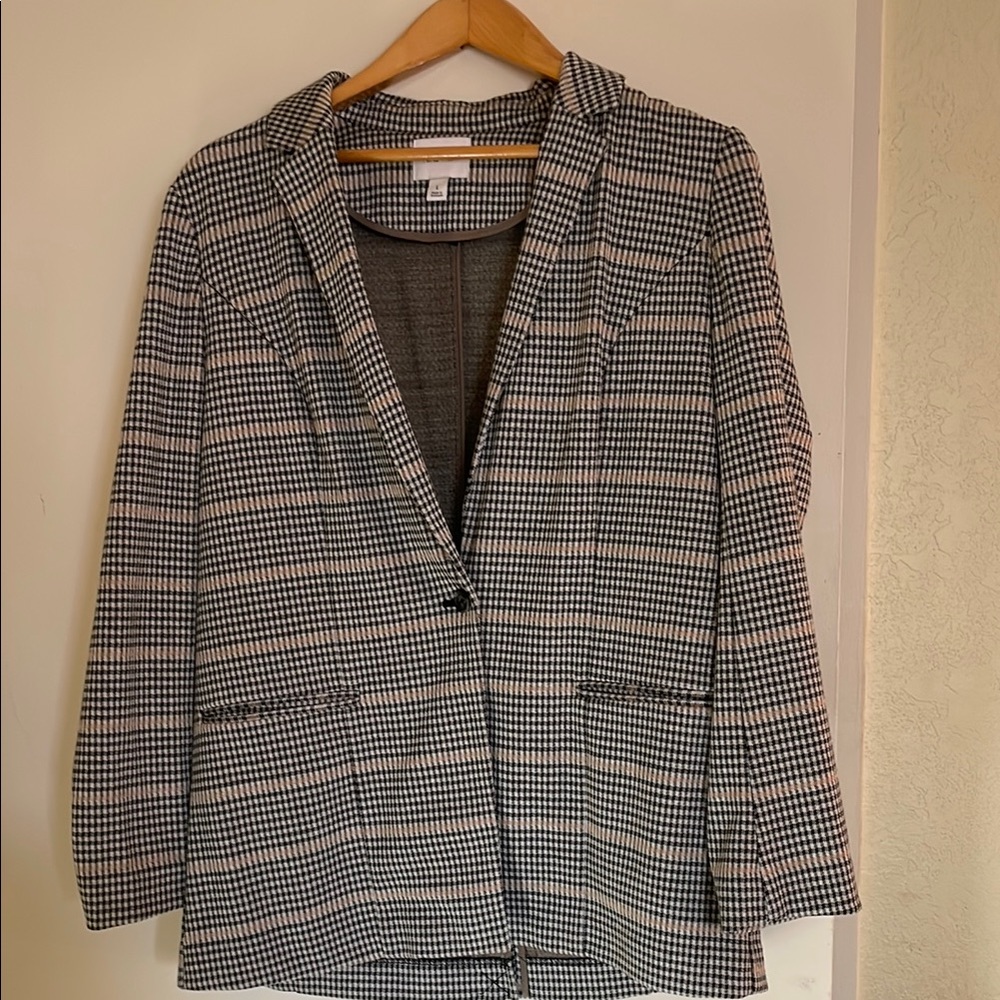 Women’s black, grey &tan plaid blazer.